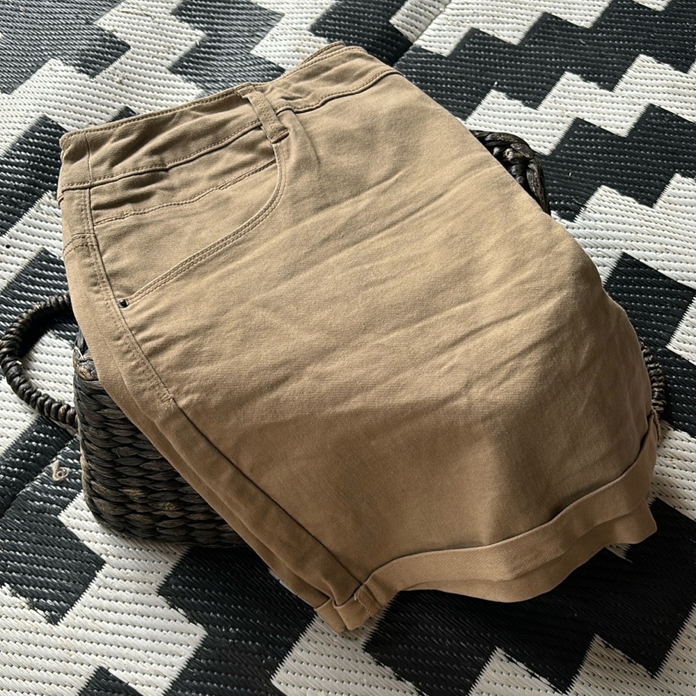 Khaki women’s shorts